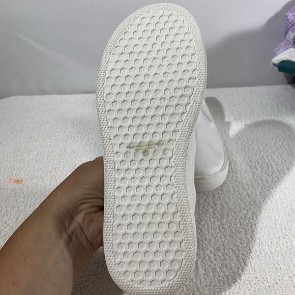 Lulus Canvas Slip On Sneakers Womens 7 White - Picture 6 of 7